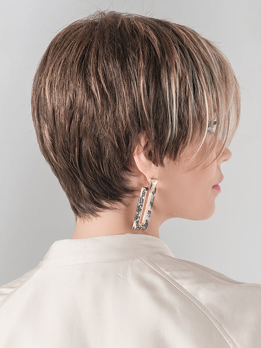 FIRST by ELLEN WILLE in MOCCA LIGHTED 12.26.830 | Light Brown base with Light Caramel highlights on the top only, darker nape