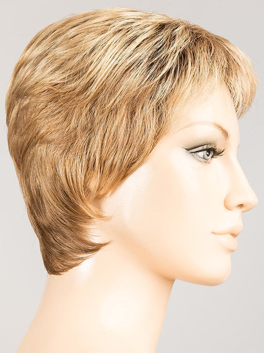 GINGER ROOTED 26.14.19 | Light Honey Blonde, Light Auburn, and Medium Honey Blonde blend with Dark Roots